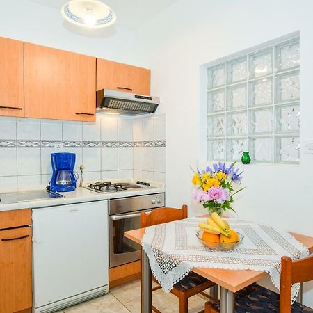 Apartment Darinka Pula Bagian luar foto