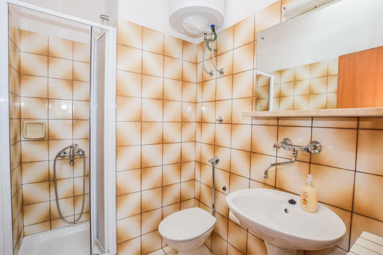 Apartment Darinka Pula Bagian luar foto