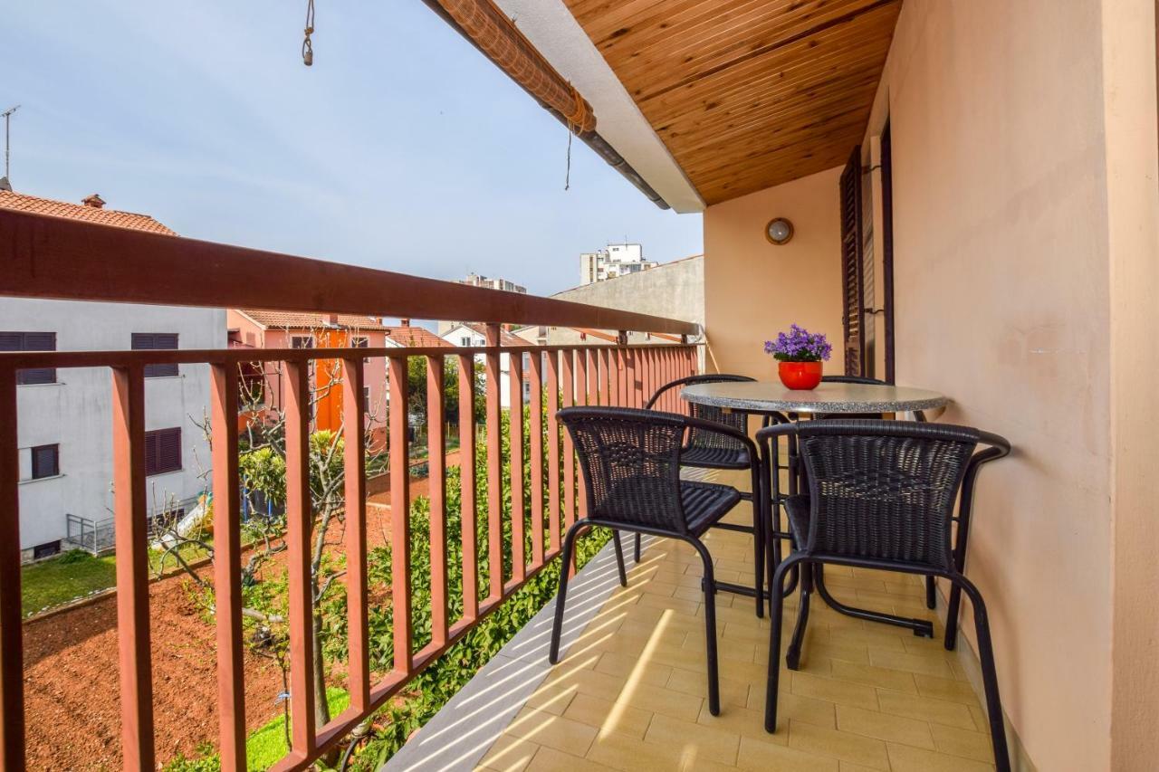 Apartment Darinka Pula Bagian luar foto